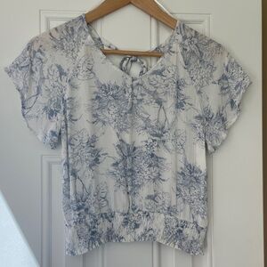 Paper Crane Top White With Blue Floral